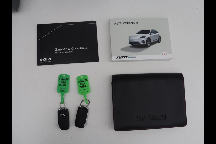 Kia e-Niro ComfortLine 64 kWh | SOH 93,9% | Half leder | Adaptive cruise | Carplay | Navigatie | Bluetooth | Camera | Climate control | Park assist | Trekhaak