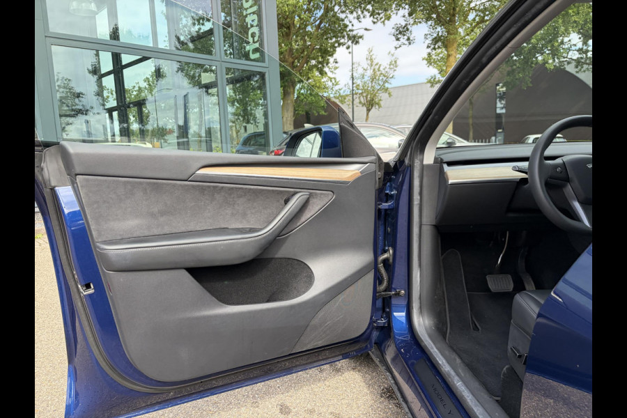 Tesla Model Y Long Range AWD 75 kWh prijs + btw of marge en kan drna online !!!! dit weg hale uit de titel | SOH 97% | RIJKLAAR GELEVERD | | TESLA FABRIEKSGARANTIE TOT 3-2027 OF 80.000 | TESLA GARANTIE ACCU + AANDRIJFLIJN T/M 03-2031/ 192.000KM|