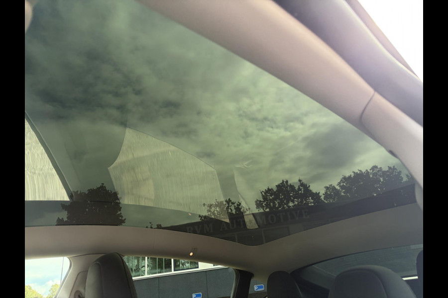 Tesla Model Y Long Range AWD 75 kWh prijs + btw of marge en kan drna online !!!! dit weg hale uit de titel | SOH 97% | RIJKLAAR GELEVERD | | TESLA FABRIEKSGARANTIE TOT 3-2027 OF 80.000 | TESLA GARANTIE ACCU + AANDRIJFLIJN T/M 03-2031/ 192.000KM|