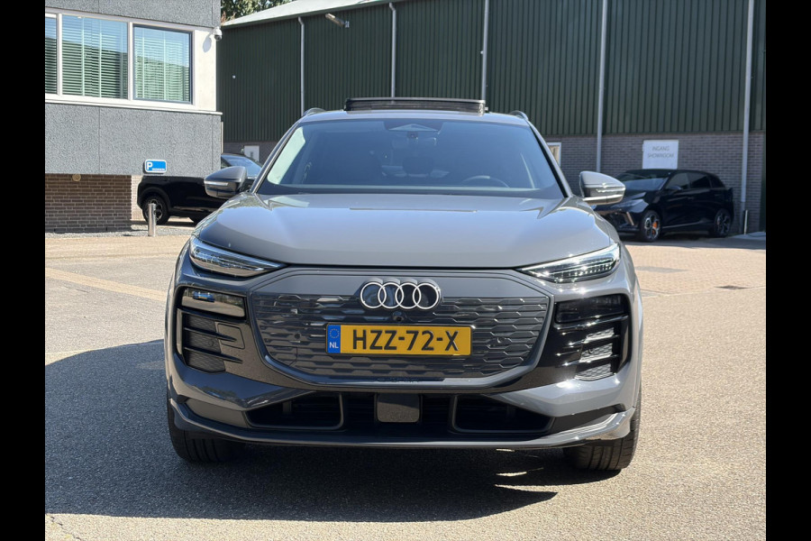 Audi Q6 e-tron Launch edition 83 kWh BOMVOL! | ELEK. TREKHAAK | STOEL VERWARMING VOOR EN ACHTER | KEYLESS | 360 CAMERA | STUURVERWARMING | FABRIEKS GARANTIE TM 01-08-2027 |