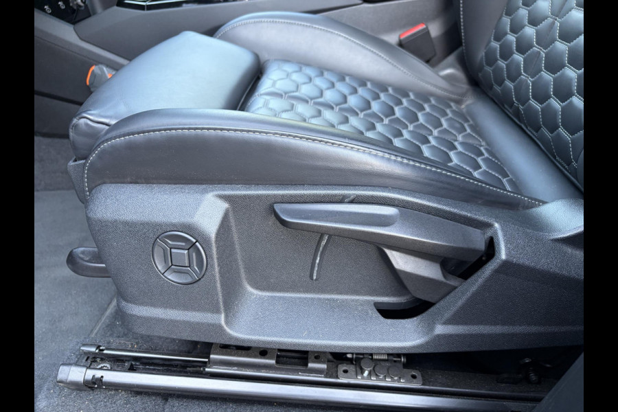 Audi Q6 e-tron Launch edition 83 kWh BOMVOL! | ELEK. TREKHAAK | STOEL VERWARMING VOOR EN ACHTER | KEYLESS | 360 CAMERA | STUURVERWARMING | FABRIEKS GARANTIE TM 01-08-2027 |