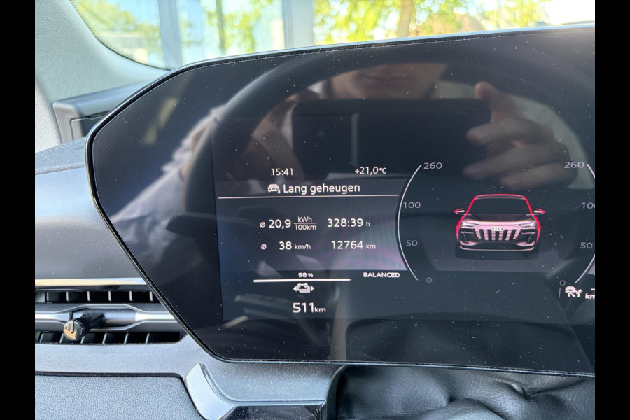 Audi Q6 e-tron Launch edition 83 kWh BOMVOL! | ELEK. TREKHAAK | STOEL VERWARMING VOOR EN ACHTER | KEYLESS | 360 CAMERA | STUURVERWARMING | FABRIEKS GARANTIE TM 01-08-2027 |