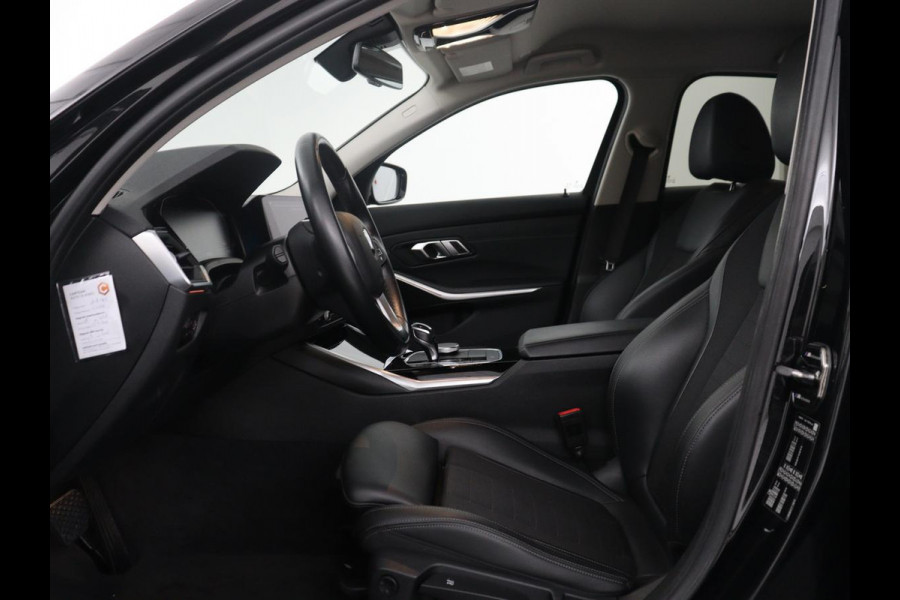 BMW 3-serie 320i Executive Edition | Half leder | Cruise control | Navigatie | Bluetooth | Carplay | Park assist | Interieurverlichting | Virtueel dashboard | Climate control | Full LED | 18" velgen