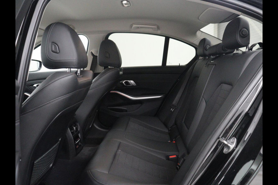 BMW 3-serie 320i Executive Edition | Half leder | Cruise control | Navigatie | Bluetooth | Carplay | Park assist | Interieurverlichting | Virtueel dashboard | Climate control | Full LED | 18" velgen