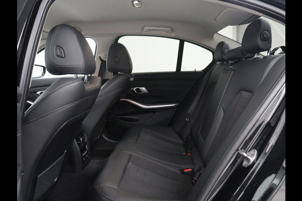 BMW 3-serie 320i Executive Edition | Half leder | Cruise control | Navigatie | Bluetooth | Carplay | Park assist | Interieurverlichting | Virtueel dashboard | Climate control | Full LED | 18" velgen