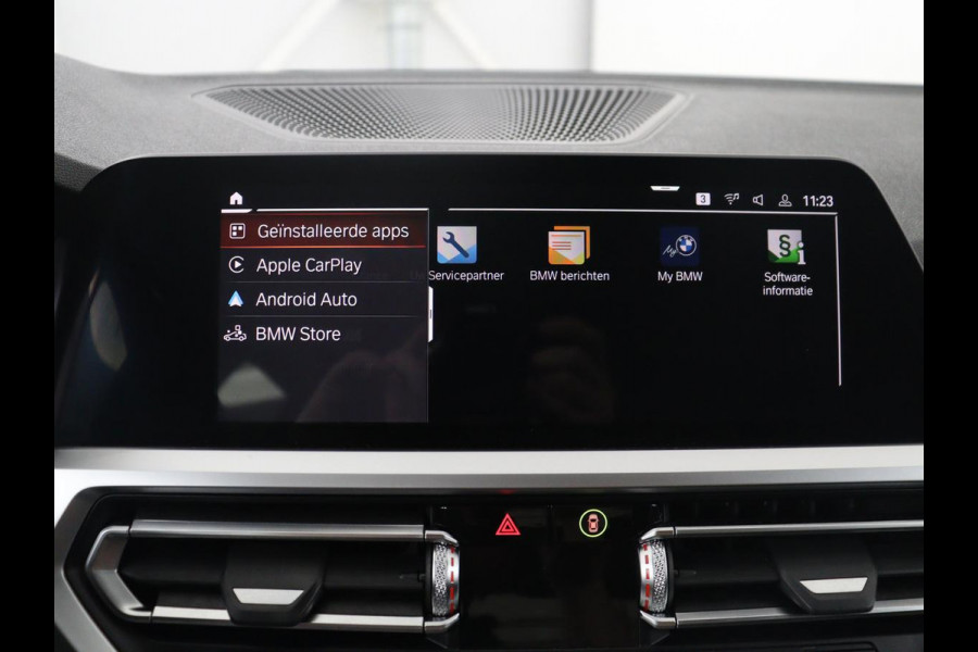 BMW 3-serie 320i Executive Edition | Half leder | Cruise control | Navigatie | Bluetooth | Carplay | Park assist | Interieurverlichting | Virtueel dashboard | Climate control | Full LED | 18" velgen