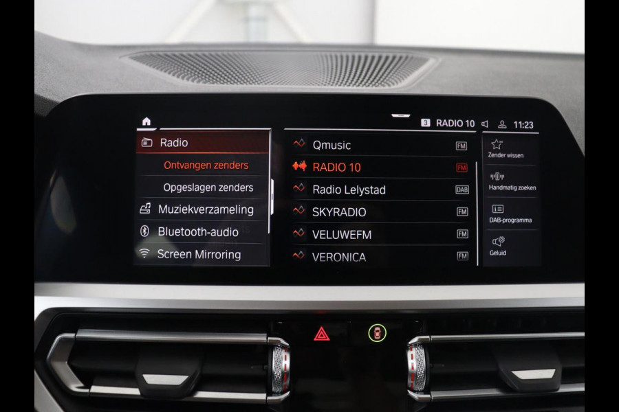 BMW 3-serie 320i Executive Edition | Half leder | Cruise control | Navigatie | Bluetooth | Carplay | Park assist | Interieurverlichting | Virtueel dashboard | Climate control | Full LED | 18" velgen