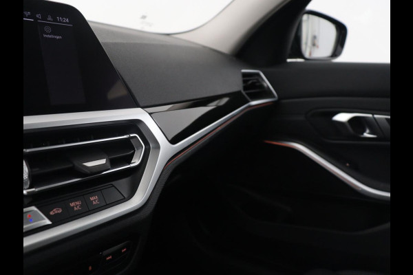 BMW 3-serie 320i Executive Edition | Half leder | Cruise control | Navigatie | Bluetooth | Carplay | Park assist | Interieurverlichting | Virtueel dashboard | Climate control | Full LED | 18" velgen