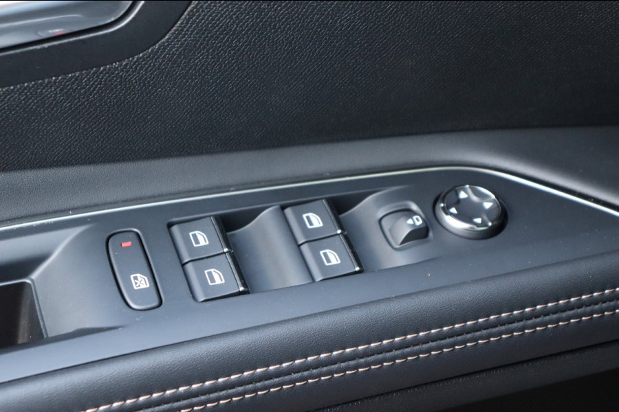 Peugeot 5008 1.2 PT 7-persoons GT org.NL camera h.leer+el+vw+massage trekhaak Focal