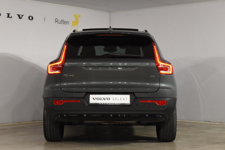 Volvo XC40 B4 211PK Automaat Plus Dark / Adaptive Cruise control / Extra getint glas / Harman Kardon / Elektrisch verstelbare stoelen met geheugen / Stoel- en stuurverwarming / Elektrisch panorama schuifdak / Trekhaak