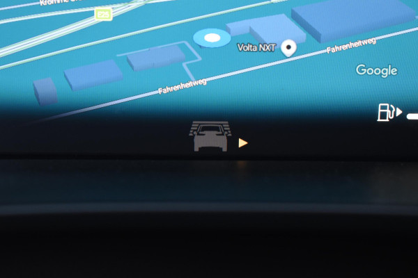 Volvo XC40 B4 211PK Automaat Plus Dark / Adaptive Cruise control / Extra getint glas / Harman Kardon / Elektrisch verstelbare stoelen met geheugen / Stoel- en stuurverwarming / Elektrisch panorama schuifdak / Trekhaak
