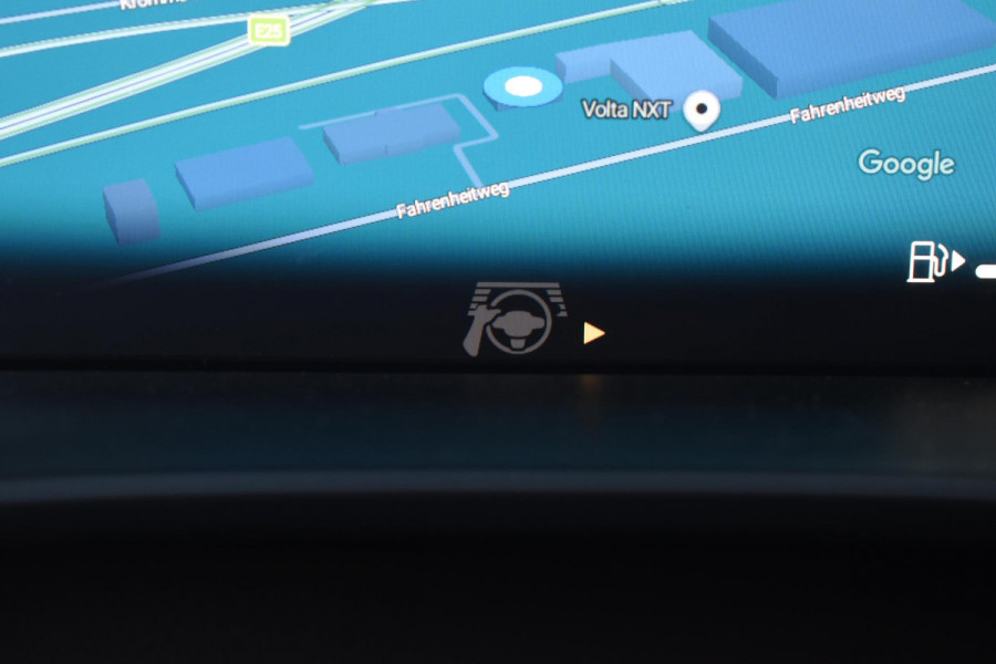 Volvo XC40 B4 211PK Automaat Plus Dark / Adaptive Cruise control / Extra getint glas / Harman Kardon / Elektrisch verstelbare stoelen met geheugen / Stoel- en stuurverwarming / Elektrisch panorama schuifdak / Trekhaak