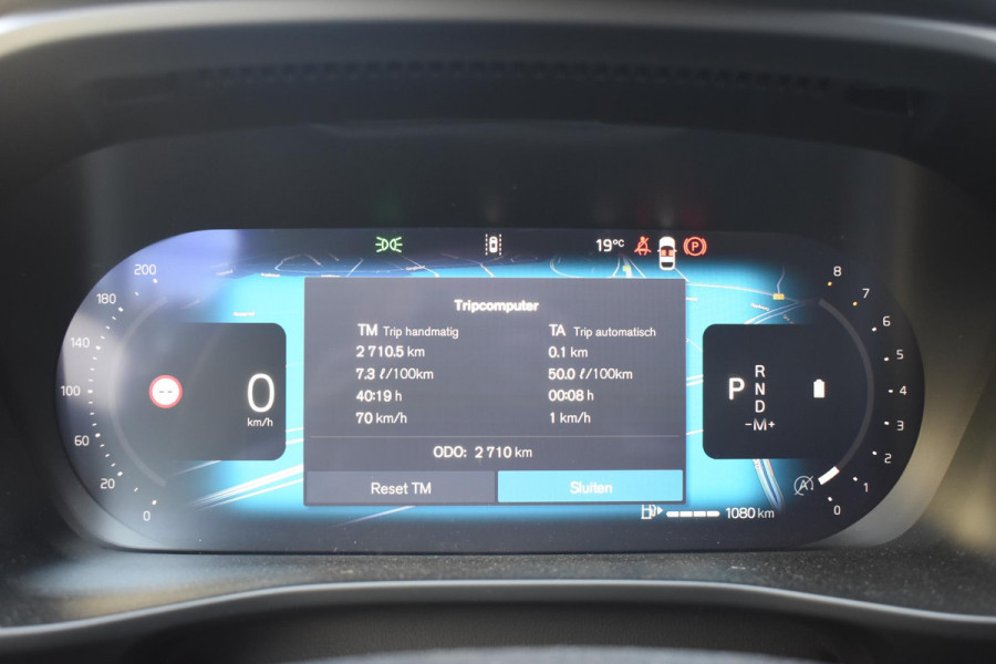 Volvo XC40 B4 211PK Automaat Plus Dark / Adaptive Cruise control / Extra getint glas / Harman Kardon / Elektrisch verstelbare stoelen met geheugen / Stoel- en stuurverwarming / Trekhaak