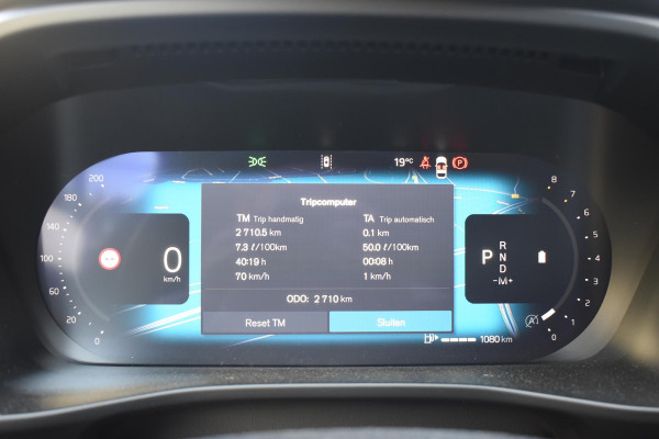 Volvo XC40 B4 211PK Automaat Plus Dark / Adaptive Cruise control / Extra getint glas / Harman Kardon / Elektrisch verstelbare stoelen met geheugen / Stoel- en stuurverwarming / Trekhaak