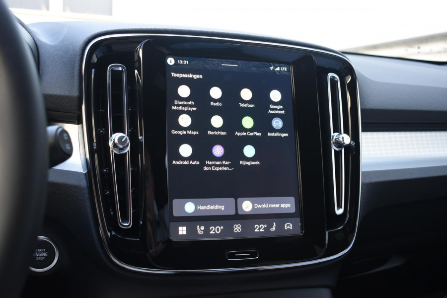 Volvo XC40 B4 211PK Automaat Plus Dark / Adaptive Cruise control / Extra getint glas / Harman Kardon / Elektrisch verstelbare stoelen met geheugen / Stoel- en stuurverwarming / Trekhaak
