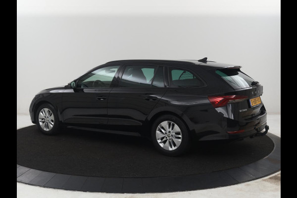 Škoda Octavia Combi1.5 e-TSI Sport Business | Stoelverwarming | Cruise control | Sfeerverlichting | Carplay | Navigatie | DAB | Park assist | Climate control | Trekhaak