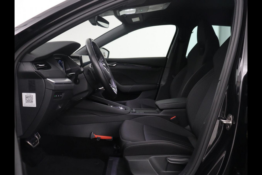 Škoda Octavia Combi1.5 e-TSI Sport Business | Stoelverwarming | Cruise control | Sfeerverlichting | Carplay | Navigatie | DAB | Park assist | Climate control | Trekhaak