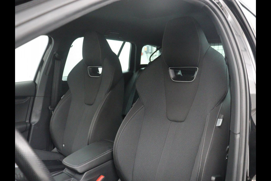 Škoda Octavia Combi1.5 e-TSI Sport Business | Stoelverwarming | Cruise control | Sfeerverlichting | Carplay | Navigatie | DAB | Park assist | Climate control | Trekhaak