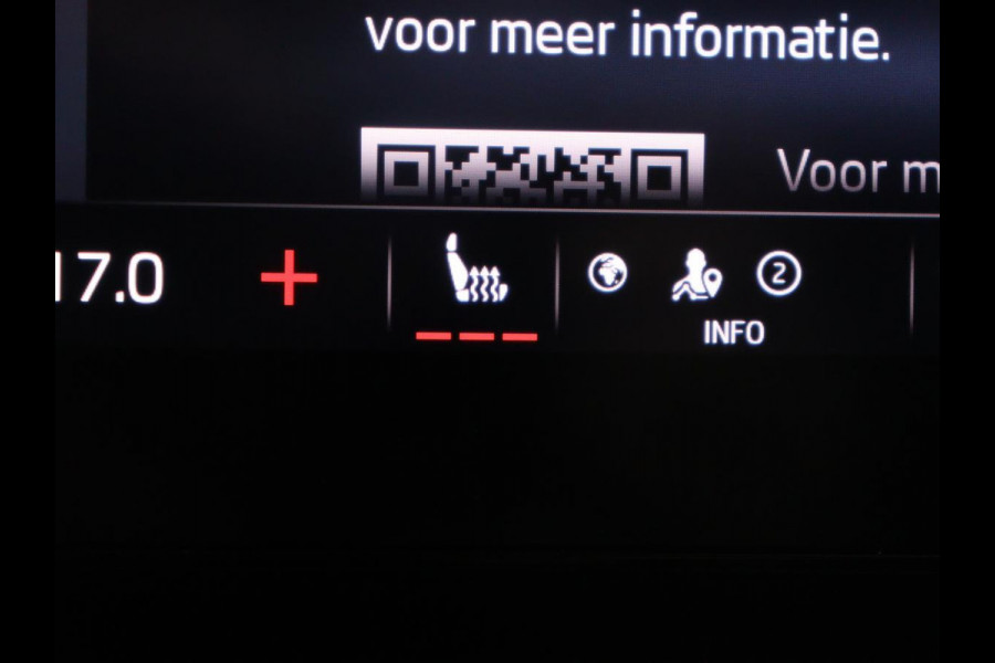 Škoda Octavia Combi1.5 e-TSI Sport Business | Stoelverwarming | Cruise control | Sfeerverlichting | Carplay | Navigatie | DAB | Park assist | Climate control | Trekhaak