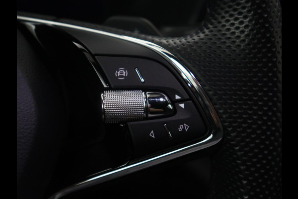 Škoda Octavia Combi1.5 e-TSI Sport Business | Stoelverwarming | Cruise control | Sfeerverlichting | Carplay | Navigatie | DAB | Park assist | Climate control | Trekhaak