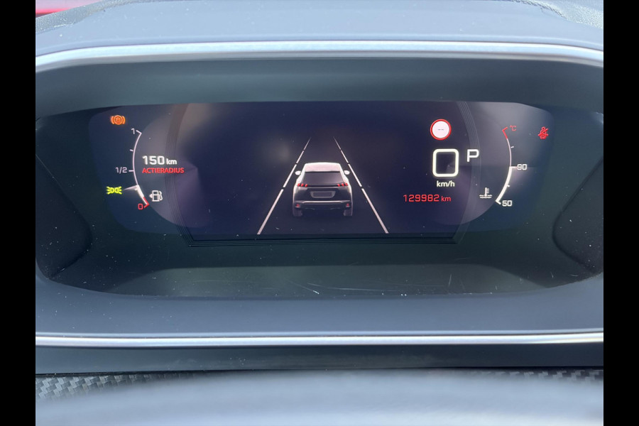 Peugeot 2008 1.2 PureTech Allure ✓Recent beurt gehad✓D-riem vv in 06-2025✓360° Camera✓Draadloze telefoonlader✓Carplay✓Keyless✓Automaat✓Trekhaak✓Halfleder✓Navi✓Clima✓Cruise✓131pk✓Lm velgen✓2e Eigenaar✓Pdc V+A✓Rijstrooksensor✓N.A.P✓Apk tot 04-2028