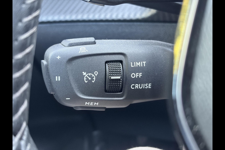 Peugeot 2008 1.2 PureTech Allure ✓Recent beurt gehad✓D-riem vv in 06-2025✓360° Camera✓Draadloze telefoonlader✓Carplay✓Keyless✓Automaat✓Trekhaak✓Halfleder✓Navi✓Clima✓Cruise✓131pk✓Lm velgen✓2e Eigenaar✓Pdc V+A✓Rijstrooksensor✓N.A.P✓Apk tot 04-2028