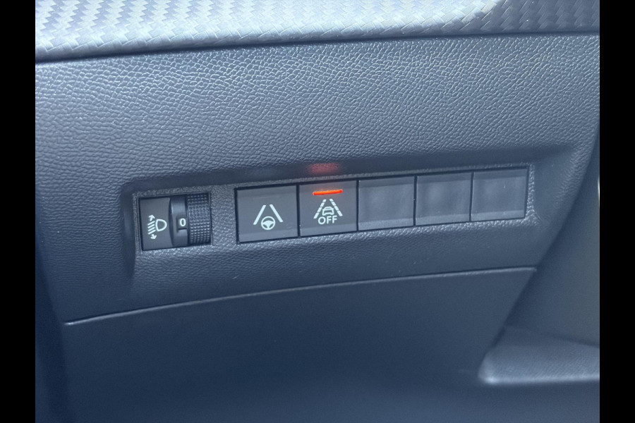 Peugeot 2008 1.2 PureTech Allure ✓Recent beurt gehad✓D-riem vv in 06-2025✓360° Camera✓Draadloze telefoonlader✓Carplay✓Keyless✓Automaat✓Trekhaak✓Halfleder✓Navi✓Clima✓Cruise✓131pk✓Lm velgen✓2e Eigenaar✓Pdc V+A✓Rijstrooksensor✓N.A.P✓Apk tot 04-2028