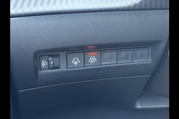 Peugeot 2008 1.2 PureTech Allure ✓Recent beurt gehad✓D-riem vv in 06-2025✓360° Camera✓Draadloze telefoonlader✓Carplay✓Keyless✓Automaat✓Trekhaak✓Halfleder✓Navi✓Clima✓Cruise✓131pk✓Lm velgen✓2e Eigenaar✓Pdc V+A✓Rijstrooksensor✓N.A.P✓Apk tot 04-2028