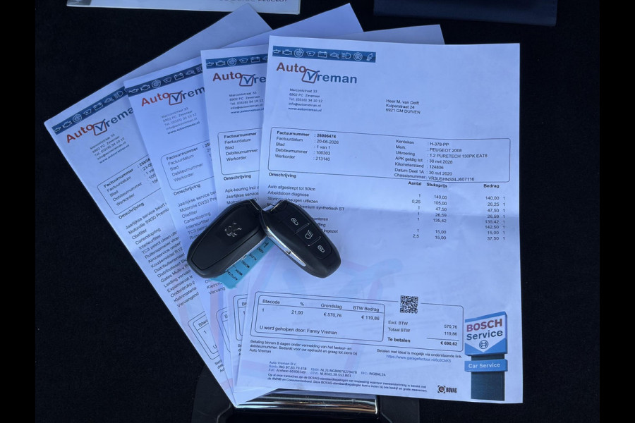 Peugeot 2008 1.2 PureTech Allure ✓Recent beurt gehad✓D-riem vv in 06-2025✓360° Camera✓Draadloze telefoonlader✓Carplay✓Keyless✓Automaat✓Trekhaak✓Halfleder✓Navi✓Clima✓Cruise✓131pk✓Lm velgen✓2e Eigenaar✓Pdc V+A✓Rijstrooksensor✓N.A.P✓Apk tot 04-2028