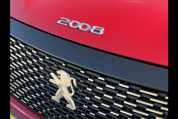 Peugeot 2008 1.2 PureTech Allure ✓Recent beurt gehad✓D-riem vv in 06-2025✓360° Camera✓Draadloze telefoonlader✓Carplay✓Keyless✓Automaat✓Trekhaak✓Halfleder✓Navi✓Clima✓Cruise✓131pk✓Lm velgen✓2e Eigenaar✓Pdc V+A✓Rijstrooksensor✓N.A.P✓Apk tot 04-2028