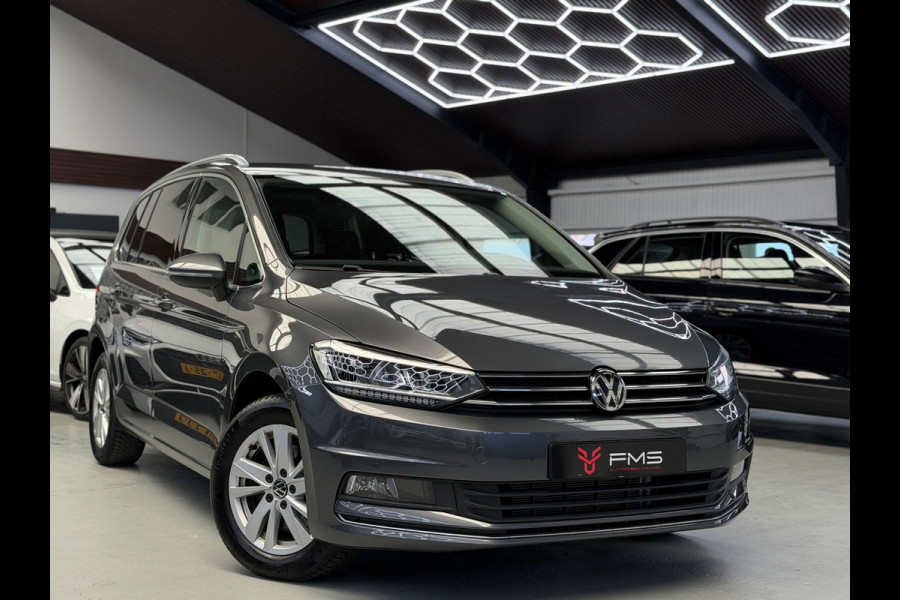 Volkswagen Touran 1.4 TSI Highline 7p CarPlay