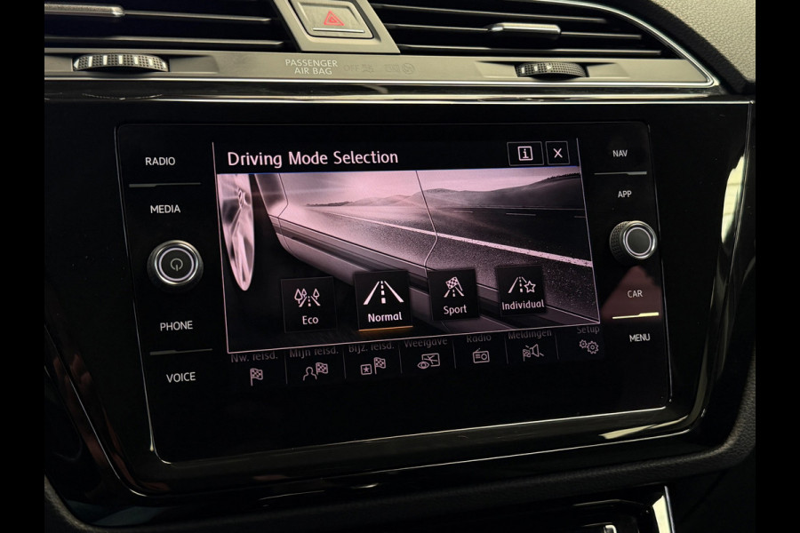 Volkswagen Touran 1.4 TSI Highline 7p CarPlay