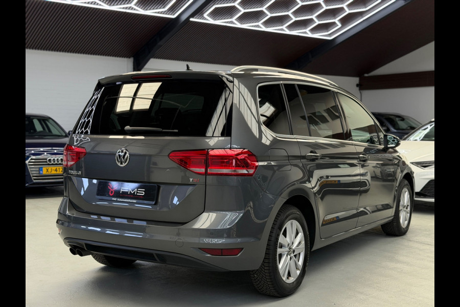 Volkswagen Touran 1.4 TSI Highline 7p CarPlay