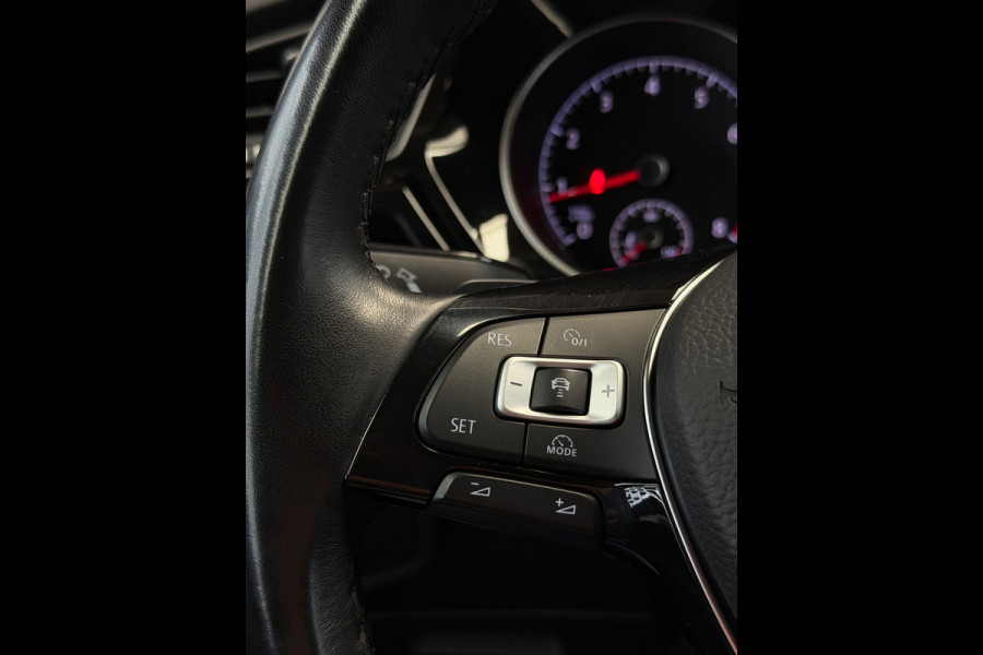 Volkswagen Touran 1.4 TSI Highline 7p CarPlay