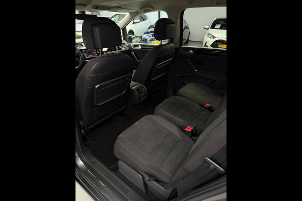 Volkswagen Touran 1.4 TSI Highline 7p CarPlay