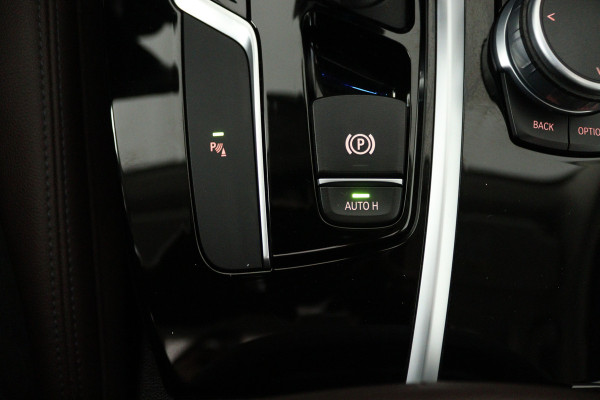 BMW iX3 Executive 80 kWh (SOH 99,4%, PANORAMADAK, CAMERA, STOELVERWARMING, CRUISE ADAPTIEF, SFEERVERLICHTING)