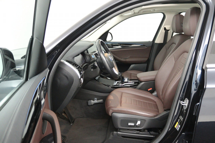 BMW iX3 Executive 80 kWh (SOH 99,4%, PANORAMADAK, CAMERA, STOELVERWARMING, CRUISE ADAPTIEF, SFEERVERLICHTING)
