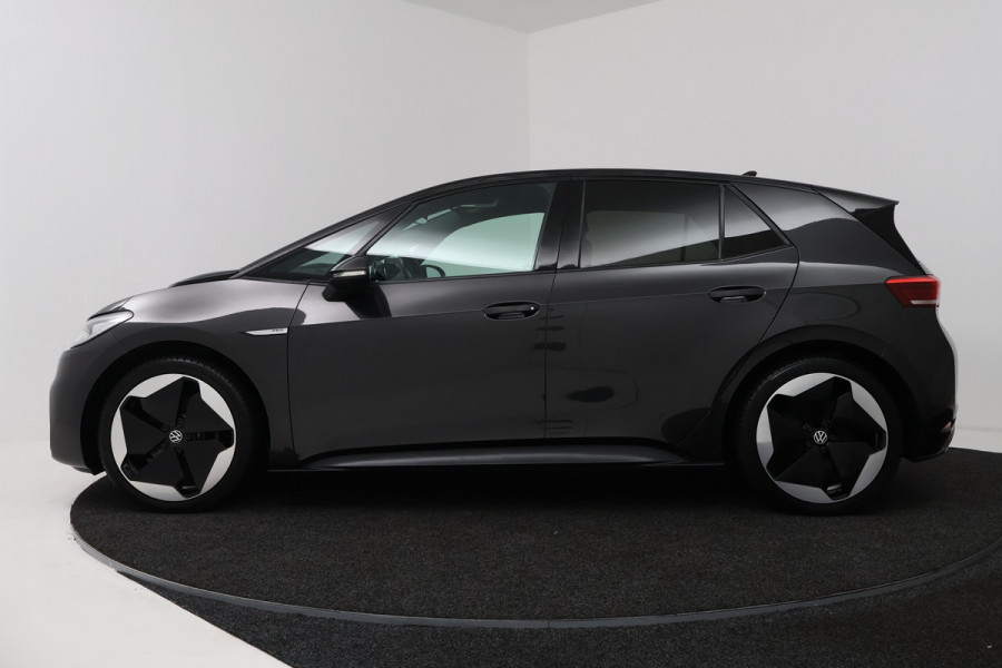 Volkswagen ID.3 First Plus 58 kWh (PANO, CAMERA, SFEERVERLICHTING, STOELVERWARMING, CRUISE ADAPTIEF)