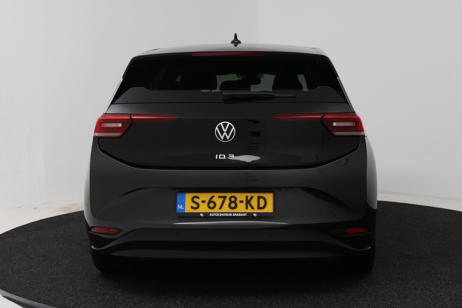 Volkswagen ID.3 First Plus 58 kWh (PANO, CAMERA, SFEERVERLICHTING, STOELVERWARMING, CRUISE ADAPTIEF)