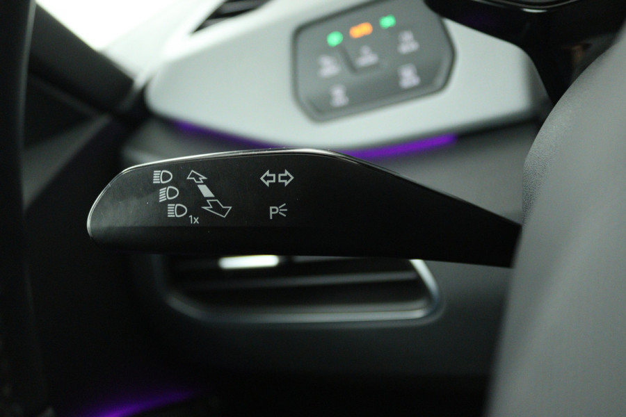 Volkswagen ID.3 First Plus 58 kWh (PANO, CAMERA, SFEERVERLICHTING, STOELVERWARMING, CRUISE ADAPTIEF)