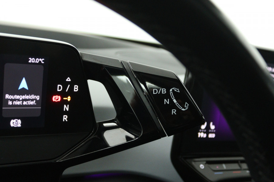 Volkswagen ID.3 First Plus 58 kWh (PANO, CAMERA, SFEERVERLICHTING, STOELVERWARMING, CRUISE ADAPTIEF)