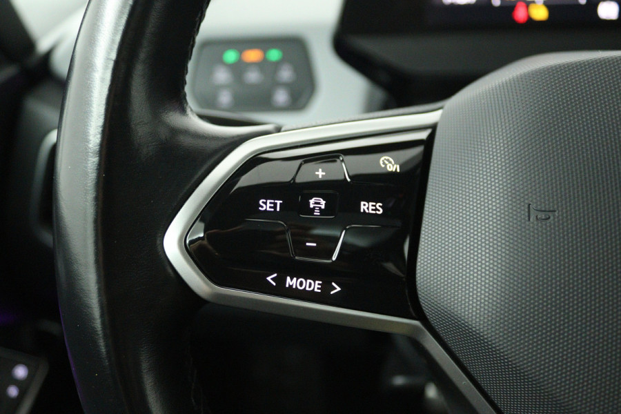 Volkswagen ID.3 First Plus 58 kWh (PANO, CAMERA, SFEERVERLICHTING, STOELVERWARMING, CRUISE ADAPTIEF)