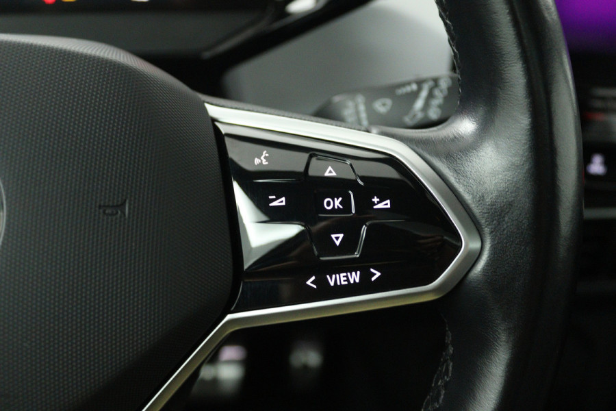 Volkswagen ID.3 First Plus 58 kWh (PANO, CAMERA, SFEERVERLICHTING, STOELVERWARMING, CRUISE ADAPTIEF)