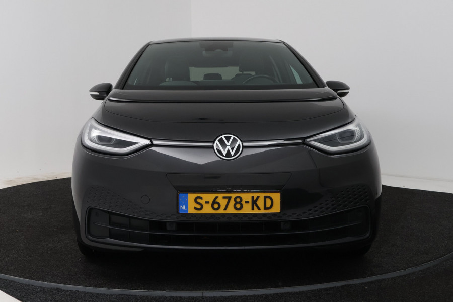 Volkswagen ID.3 First Plus 58 kWh (PANO, CAMERA, SFEERVERLICHTING, STOELVERWARMING, CRUISE ADAPTIEF)