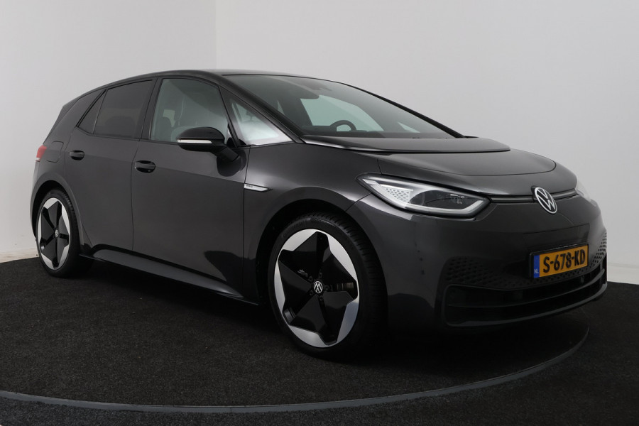 Volkswagen ID.3 First Plus 58 kWh (PANO, CAMERA, SFEERVERLICHTING, STOELVERWARMING, CRUISE ADAPTIEF)