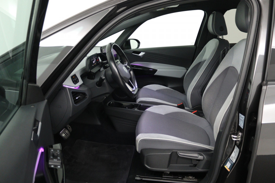 Volkswagen ID.3 First Plus 58 kWh (PANO, CAMERA, SFEERVERLICHTING, STOELVERWARMING, CRUISE ADAPTIEF)