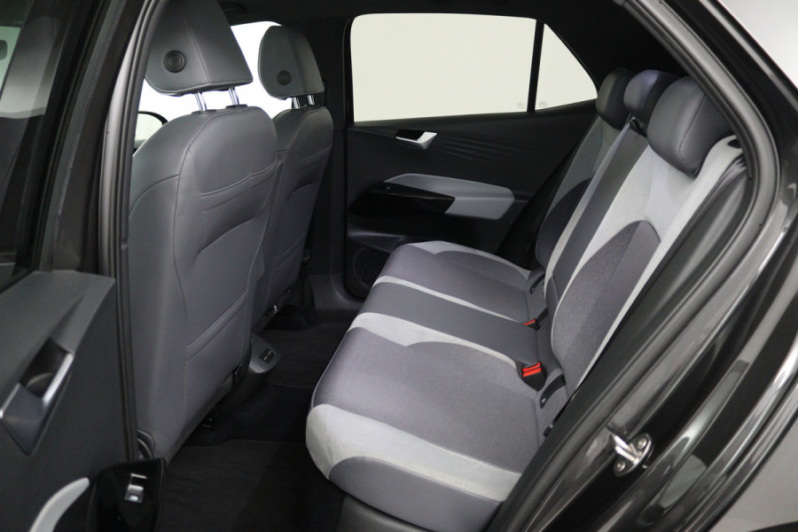Volkswagen ID.3 First Plus 58 kWh (PANO, CAMERA, SFEERVERLICHTING, STOELVERWARMING, CRUISE ADAPTIEF)