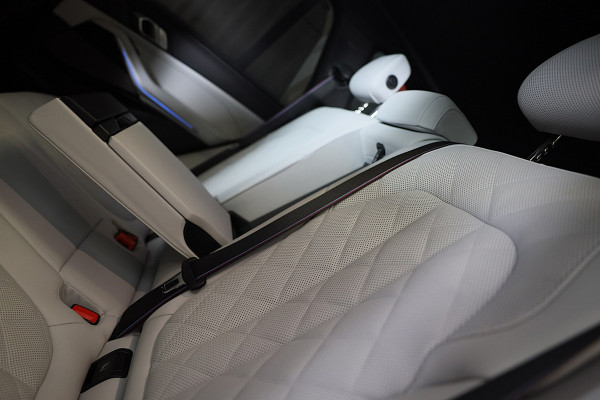 BMW X5 XDrive50e M Line / Head Up / Memory / Leder / HK / Open Pano / 360 Camera / Dode Hoek / Luchtvering / 22 Inch