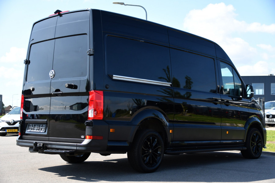 Volkswagen Crafter 35 2.0 TDI L3H3 RWD Black Edition Camera, Adaptieve Cruise, 3500kg Trekhaak, Automaat, LED, Geveerde stoel, 164pk, Massage stoel, Uniek!