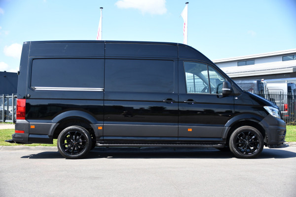 Volkswagen Crafter 35 2.0 TDI L3H3 RWD Black Edition Camera, Adaptieve Cruise, 3500kg Trekhaak, Automaat, LED, Geveerde stoel, 164pk, Massage stoel, Uniek!